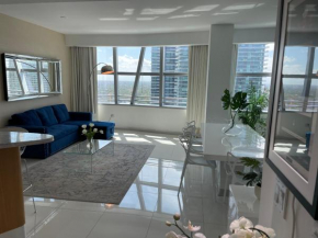 3 bedroom Apartment in the heart of Brickell sleeps 8